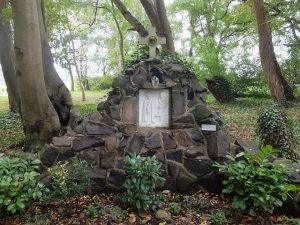 1. Kreuzwegstation: Jesus wird zum Tode verurteilt