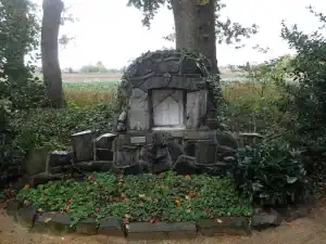 4. Kreuzwegstation: Jesus segnet seine Mutter