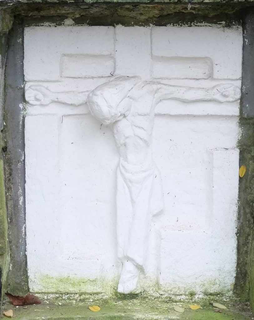 Kreuzgarten Station 12 Relief 1920w