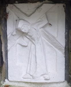 2. Kreuzwegstation: Jesus nimmt das Kreuz auf seine Schultern