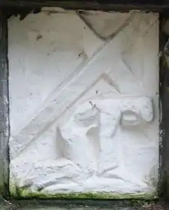 3. Kreuzwegstation: Jesus fällt zum ersten Mal unter dem Kreuz