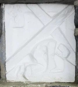 7. Kreuzwegstation: Jesus fällt zum zweiten Mal unter dem Kreuz