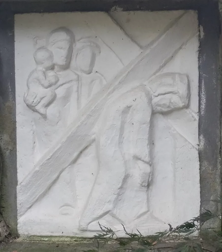 Kreuzgarten Station 8 Relief 55a1a654 1920w